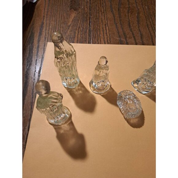 Vintage Clear Glass Nativity Figurines 8pc Christmas Holiday Baby Jesus Mary - Picture 6 of 7